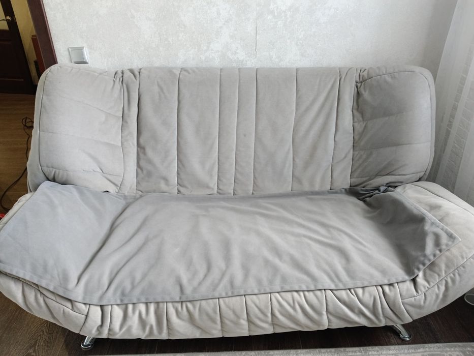 Продам диван недорого