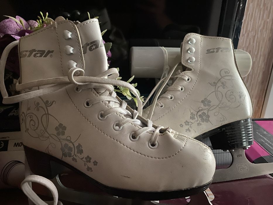 Коньки кожаные. Майкудук