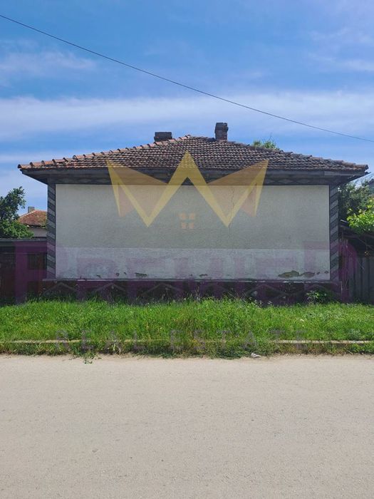 Къща в Варна, област-с.Пчелник площ 80 цена 40000