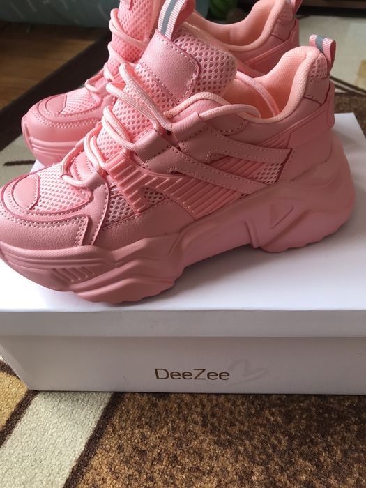 Сникърси/ маратонки