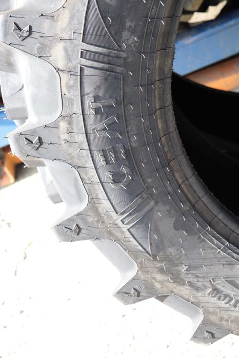 ANVELOPA 320/85R32 CEAT FARMAX 126A8/126B TL (12.4 R32)