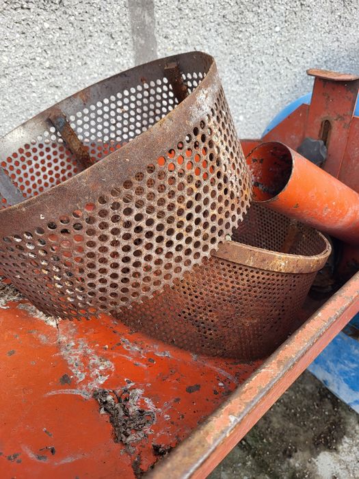 Vând moară pt cereale actionata la tractor