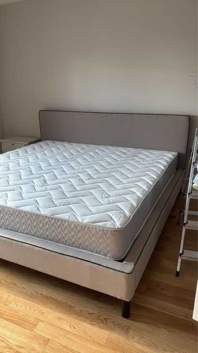 Продам новую кровать с матрасом