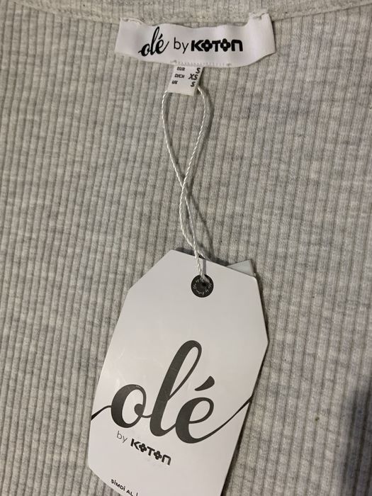 обтягивающая кофта на замке