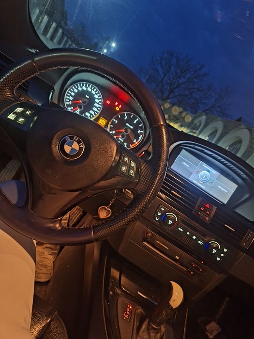 Vând e90 320d automat