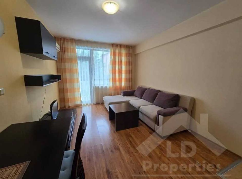 Двустаен апартамент в комплекс на втора линия от морето в р-н Кабакум