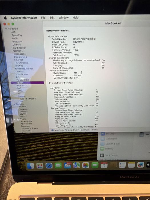 MacBook air m1,2020. Baterie 93% .