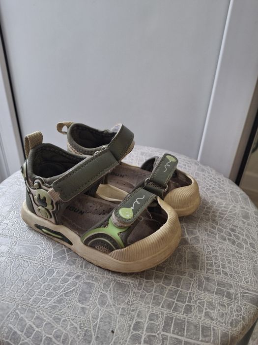 Продам летний обувь детский