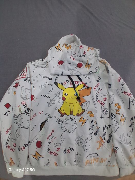 Hanorac alb Pokémon cu glugă – Imprimeu Pikachu & Doodle