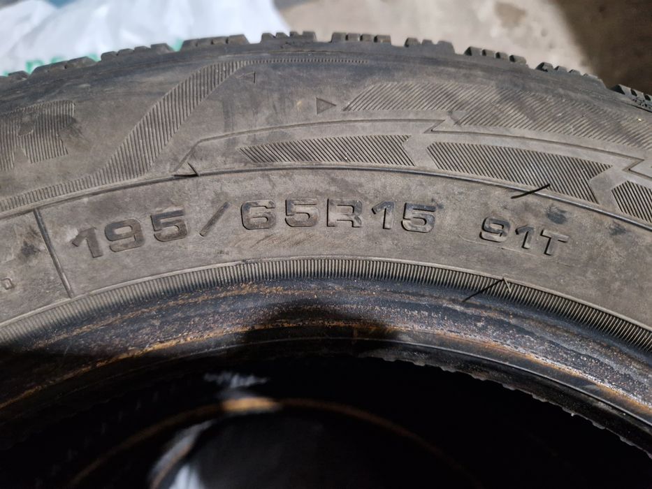 Продавам 4 бр. Зимни гуми Goodyear UltraGrip Performance 3 (195/65 R15