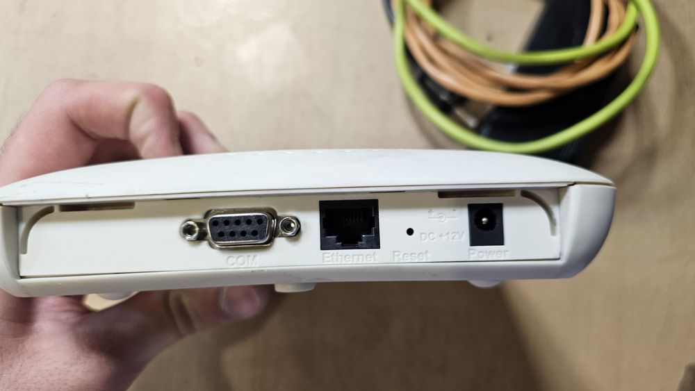 Acces Point Wi-Fi (Router) ZTE cu injector poe