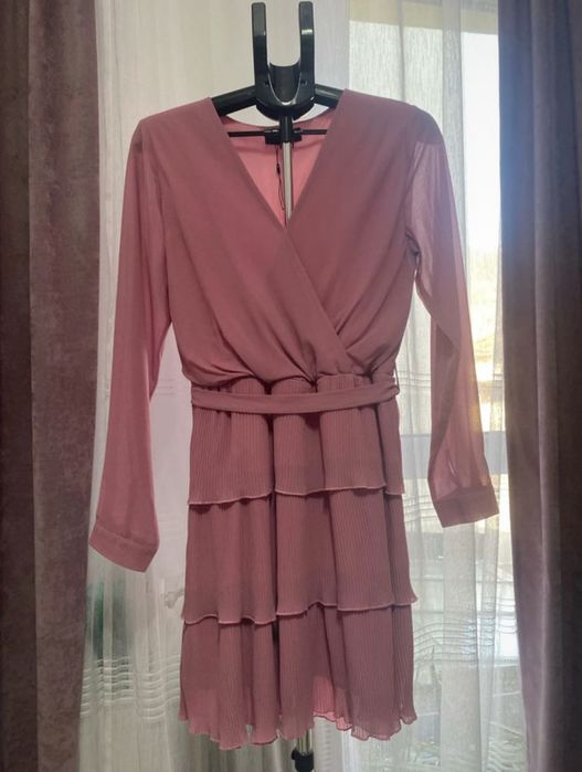 Vand rochie  culoare draguta