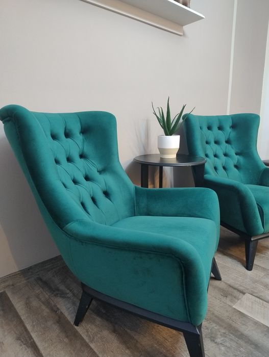 Fotolii tip Chesterfield cu masuta