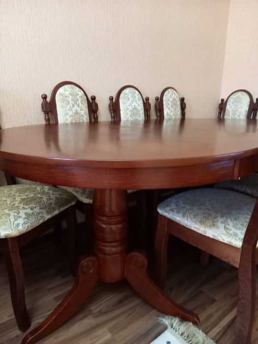 Продам стол и стулья