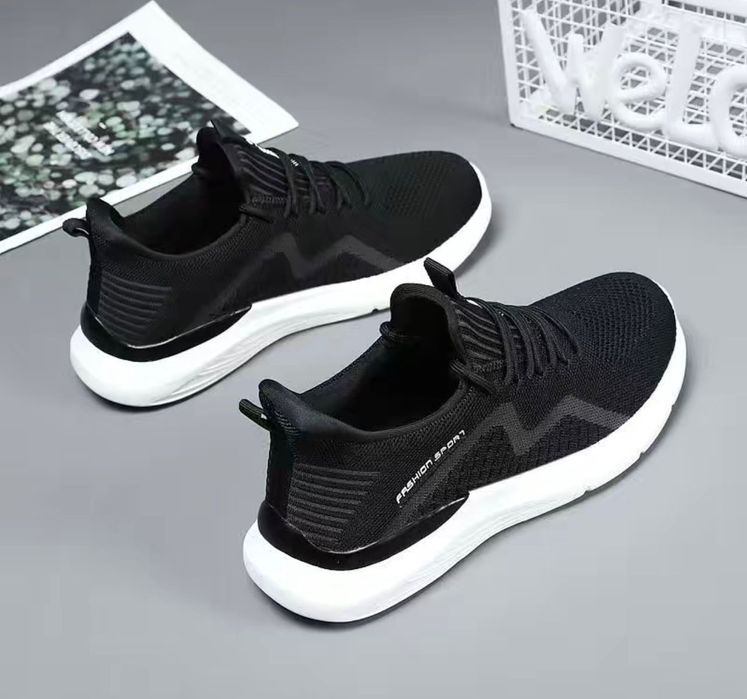 Продается женские кроссовки