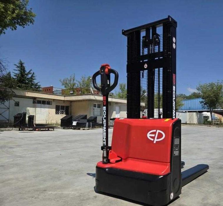 Transpalet electric cu catarg – ridicare rapida