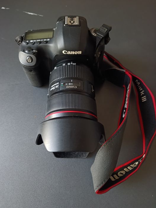 Фотоапарат Canon 5D Mark IIIи обектив 24-70 USM II