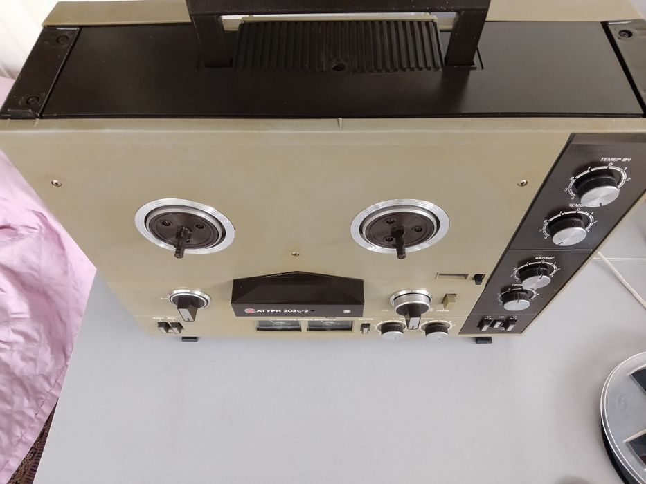 Катушечный магнитофон Сатурн. Маяк..