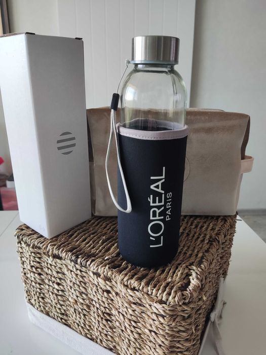 НОВ L'Oréal /ЛОРЕАЛ/ сет несесер и бутилка за вода