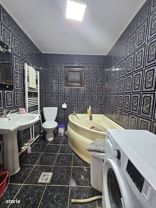 Casă în Cordun, zonă de case noi