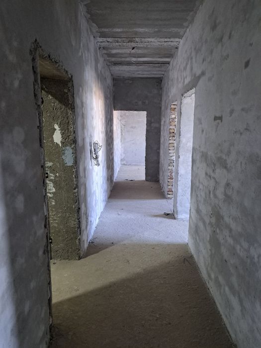 Shahar markazida joylashgan yangi kvartira