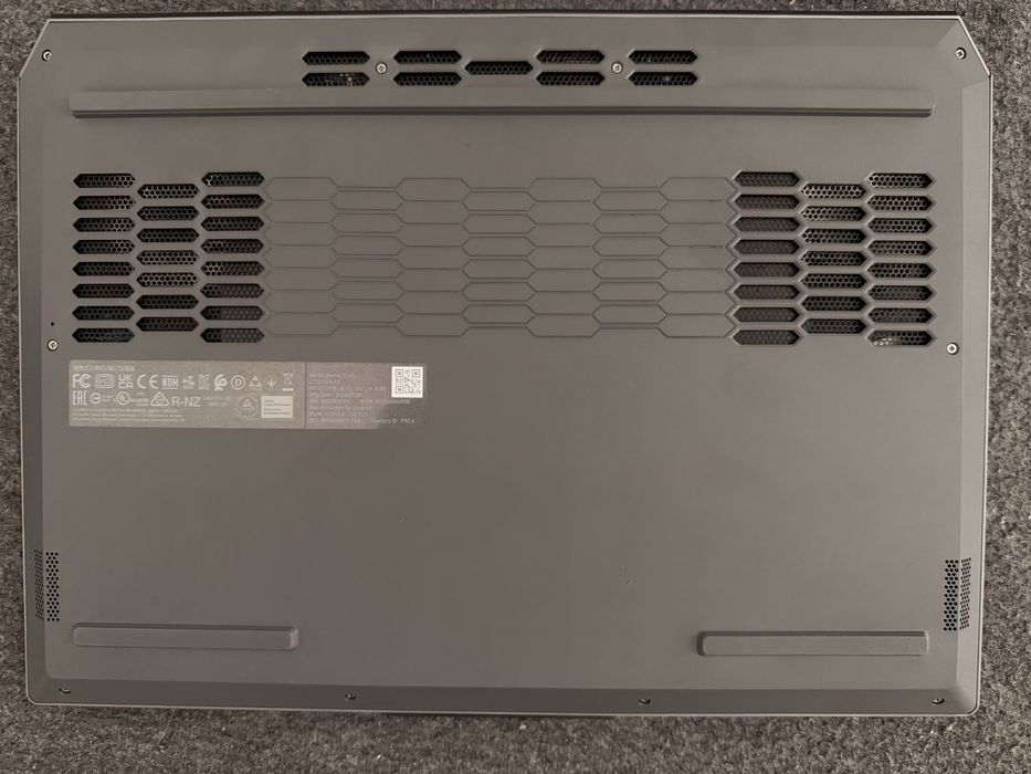 Lenovo Laptop LOQ 15IAX9