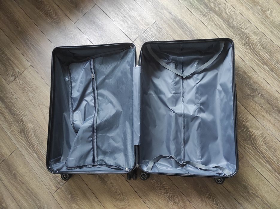 Valiză roz cu roți detașabile