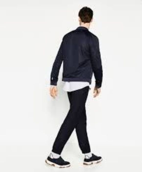 Jacketa Zara Noua cu eticheta 
Marime M
Model 2024
