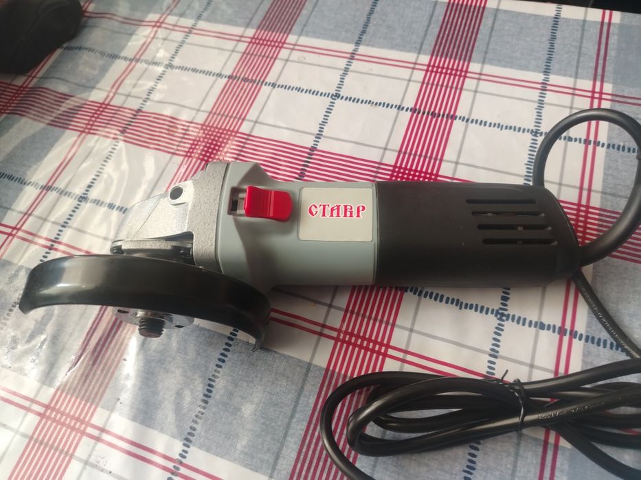 Продам болгарку: ставр - 115/750