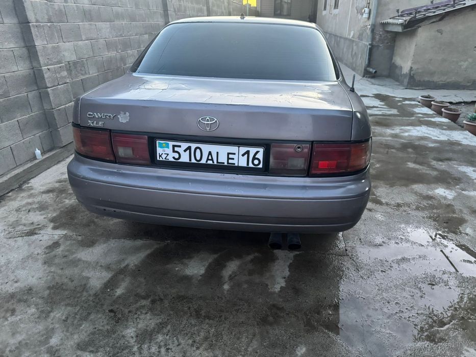 Toyota camry 1993 года