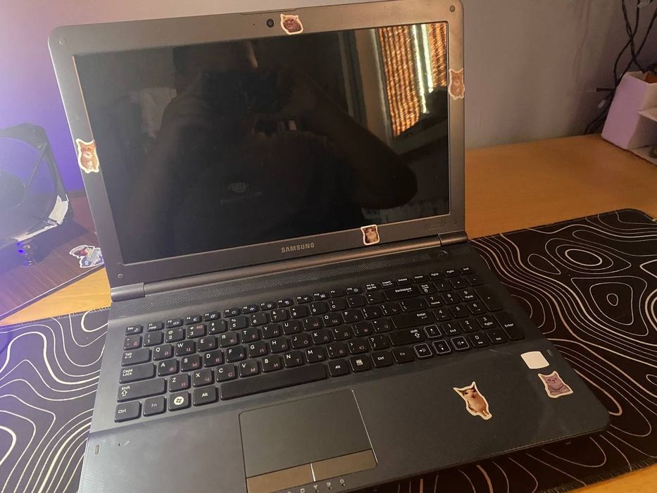 ноутбук SAMSUNG RC520