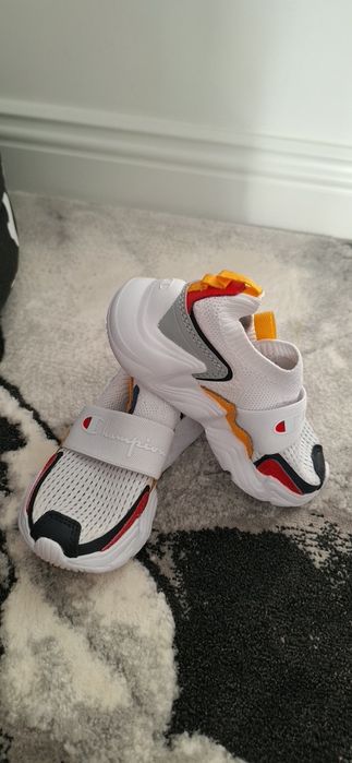 Champion noi fără cutie