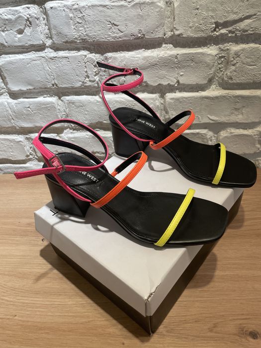 Sandale Nine West noi (nepurtate) marime 37 cu toc gros