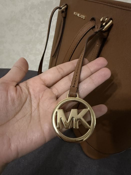 Продам сумку michael kors