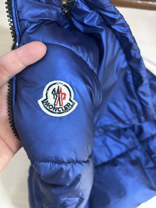 Детская безрукавка со сьемным капюшеном