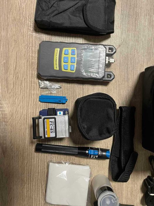 Комплект инструменти за Оптични кабели.