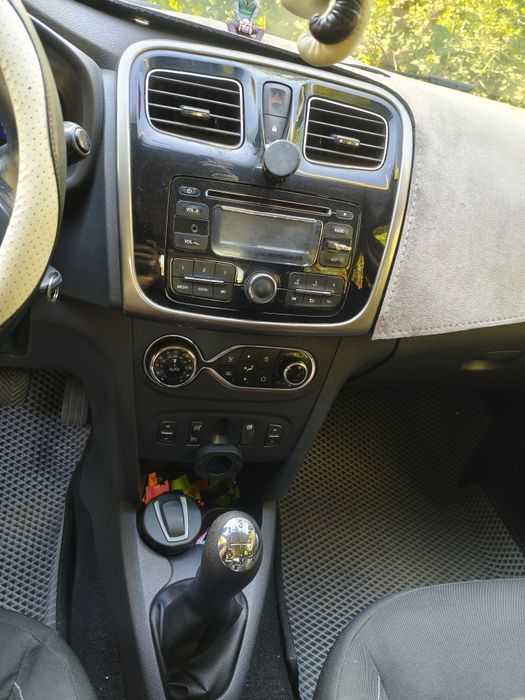 Продам автомобиль Renault Sandero Stepway 2