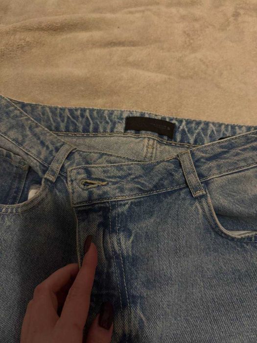 Два чифта дънки - Zara и Sinsay