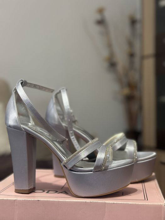 Дамски токове.