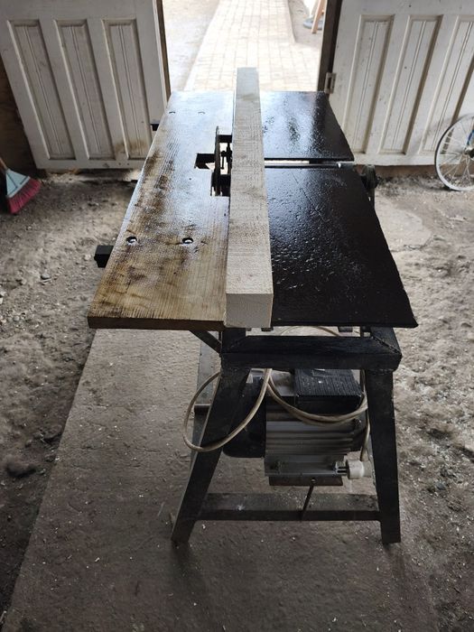 Abric, abricht cu circular și freză