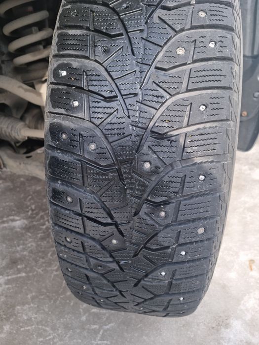 Продам комплект зимних шин