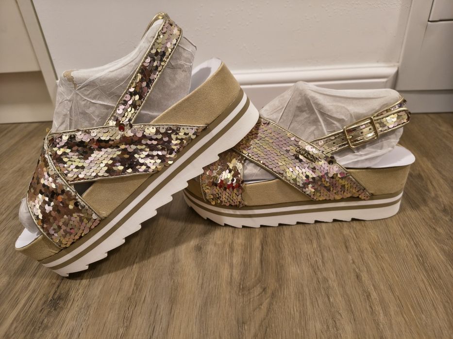 Sandale  Guess- platforma