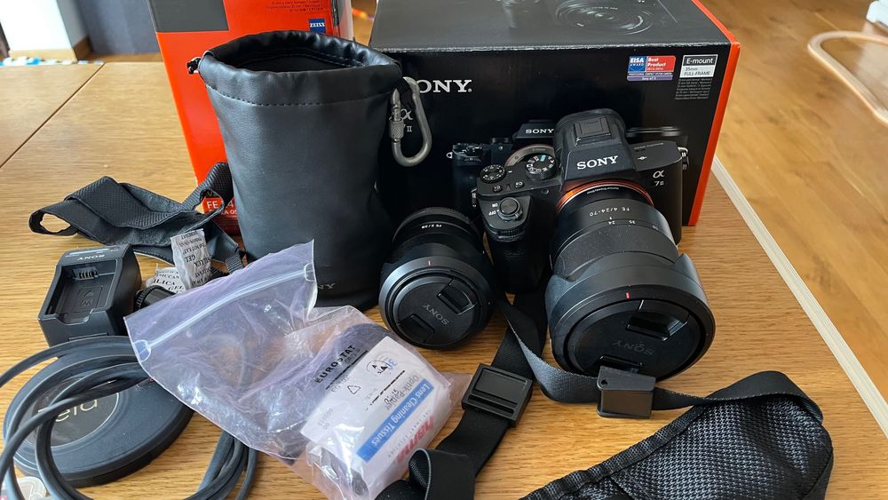 Фотоапарат Sony A7ll с два обектива
