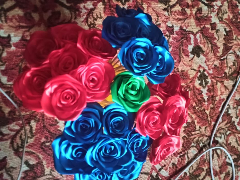 Вечные букеты из атласной ленты