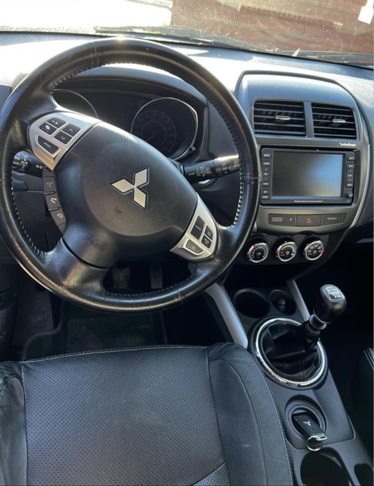 Mitsubishi ASX.