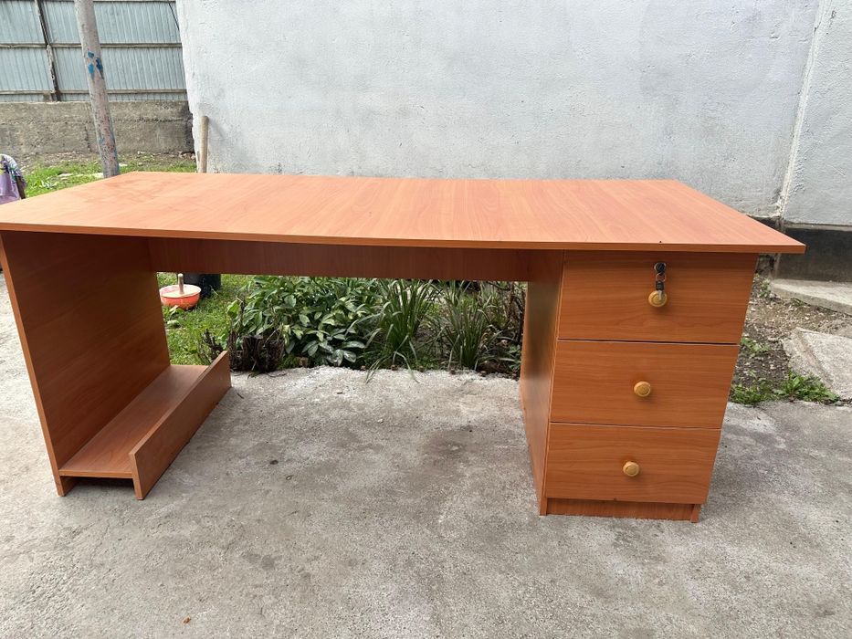 Стол для компьютера