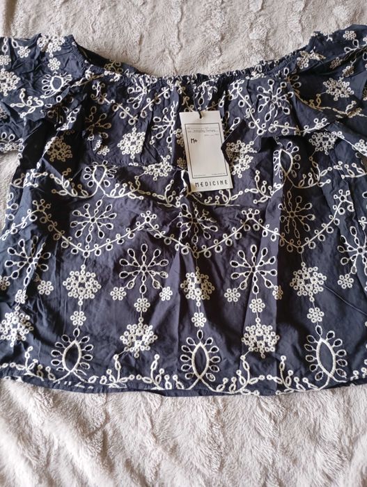 Дамска блуза с къс ръкав