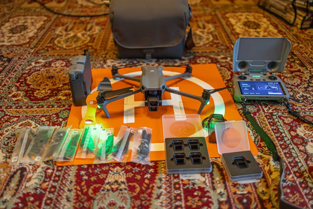 DJI Air 3 Fly More Combo with DJI RC 2