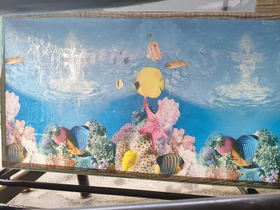 Продам аквариум на 100литров срочно