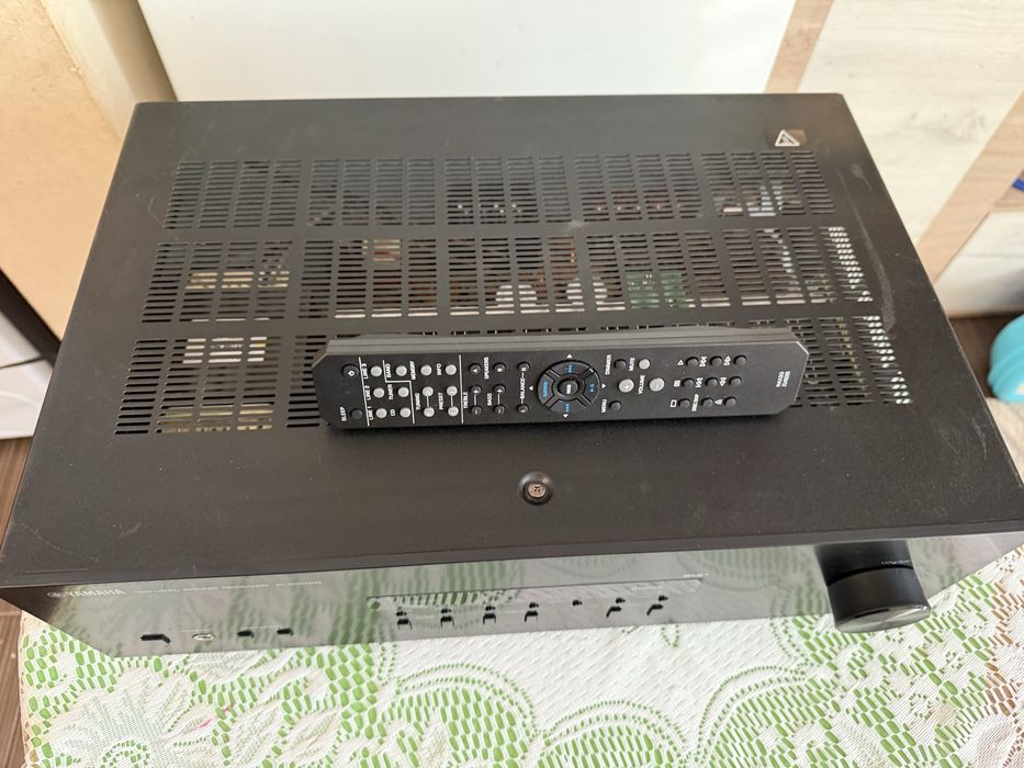 Yamaha R-S202D Bluetooth стерео ресивър